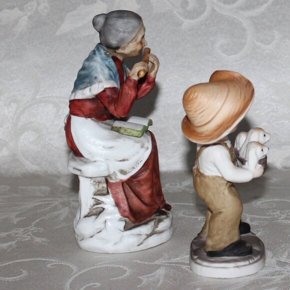 Vintage Bisque Figurine Grandpa Carrying Apples - Picture 12 of 12
